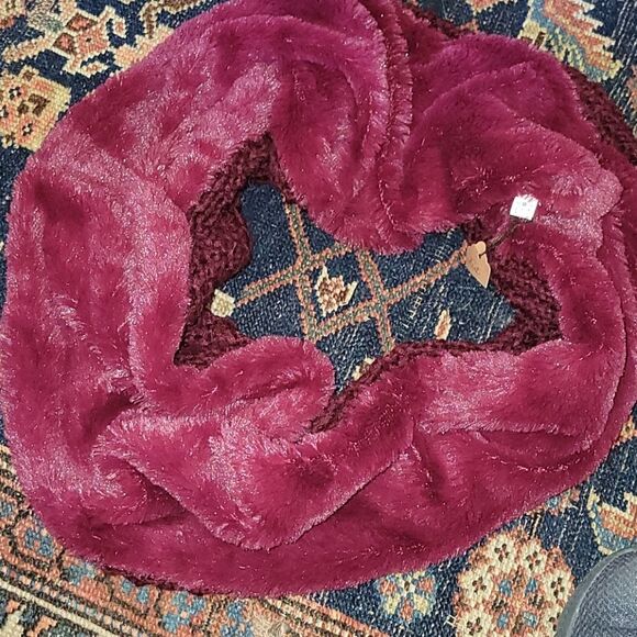 NWT Cozy cabled fleece lined Infinity Scarf - Picture 7 of 7